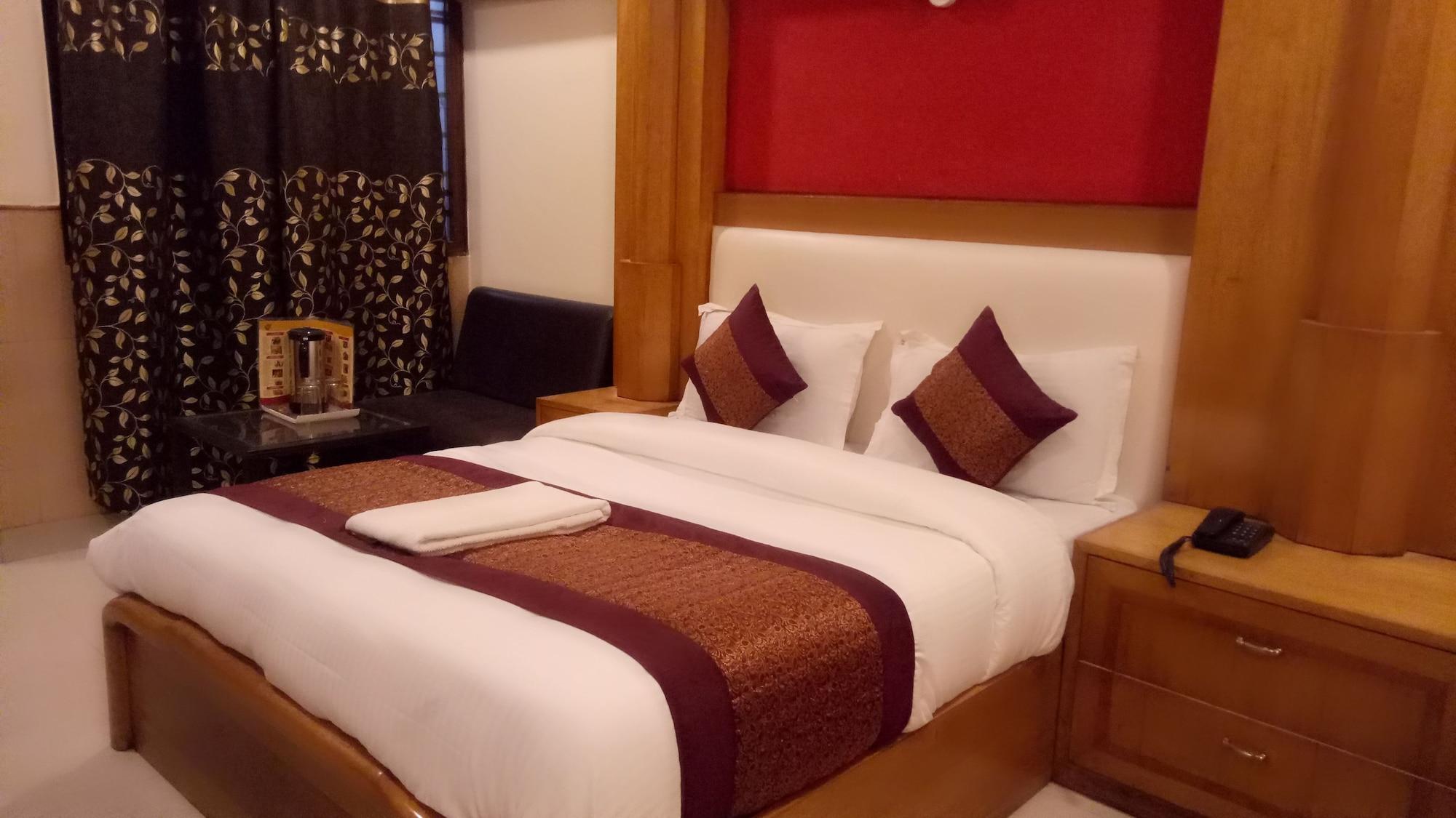 Oyo Flagship Kumar Palace نيودلهي المظهر الخارجي الصورة