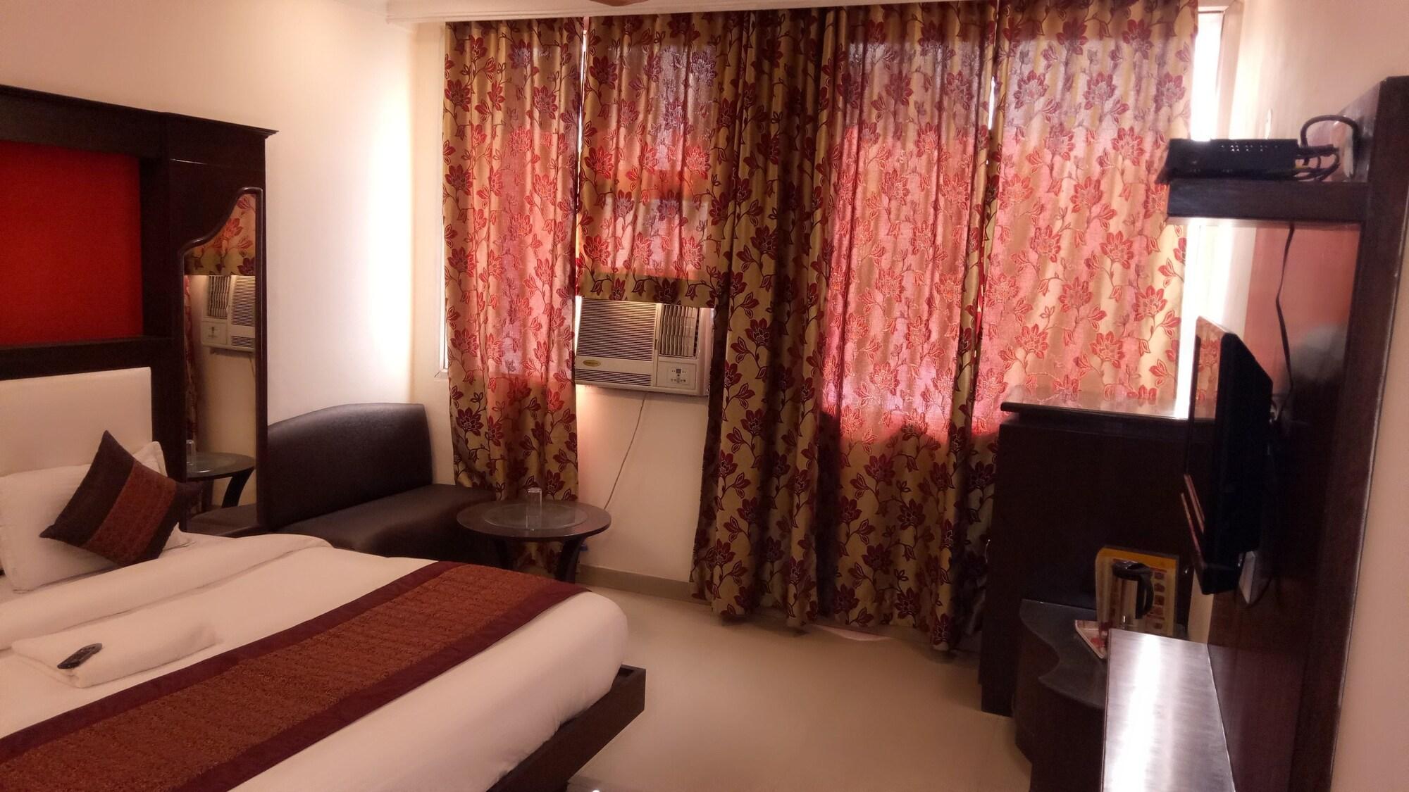 Oyo Flagship Kumar Palace نيودلهي المظهر الخارجي الصورة